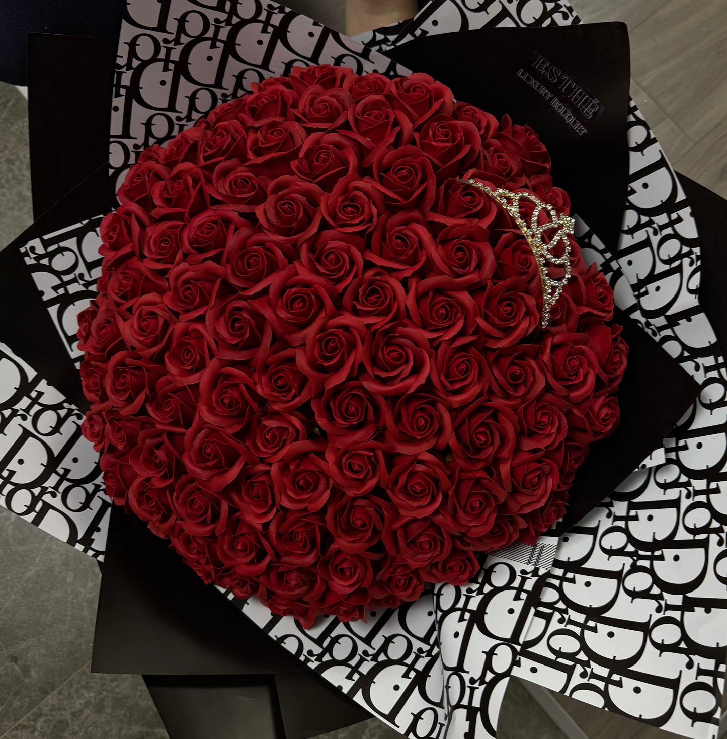 The 101 Eternal Bouquet ESTHÉ