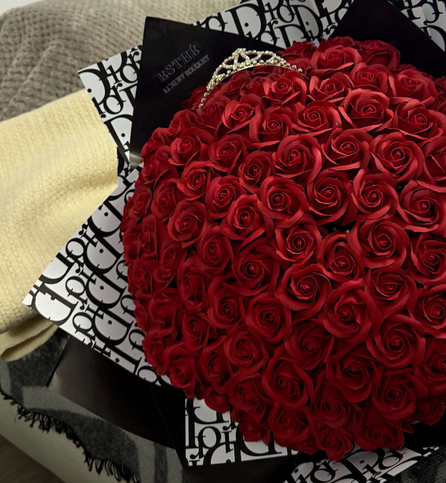 The 101 Eternal Bouquet ESTHÉ