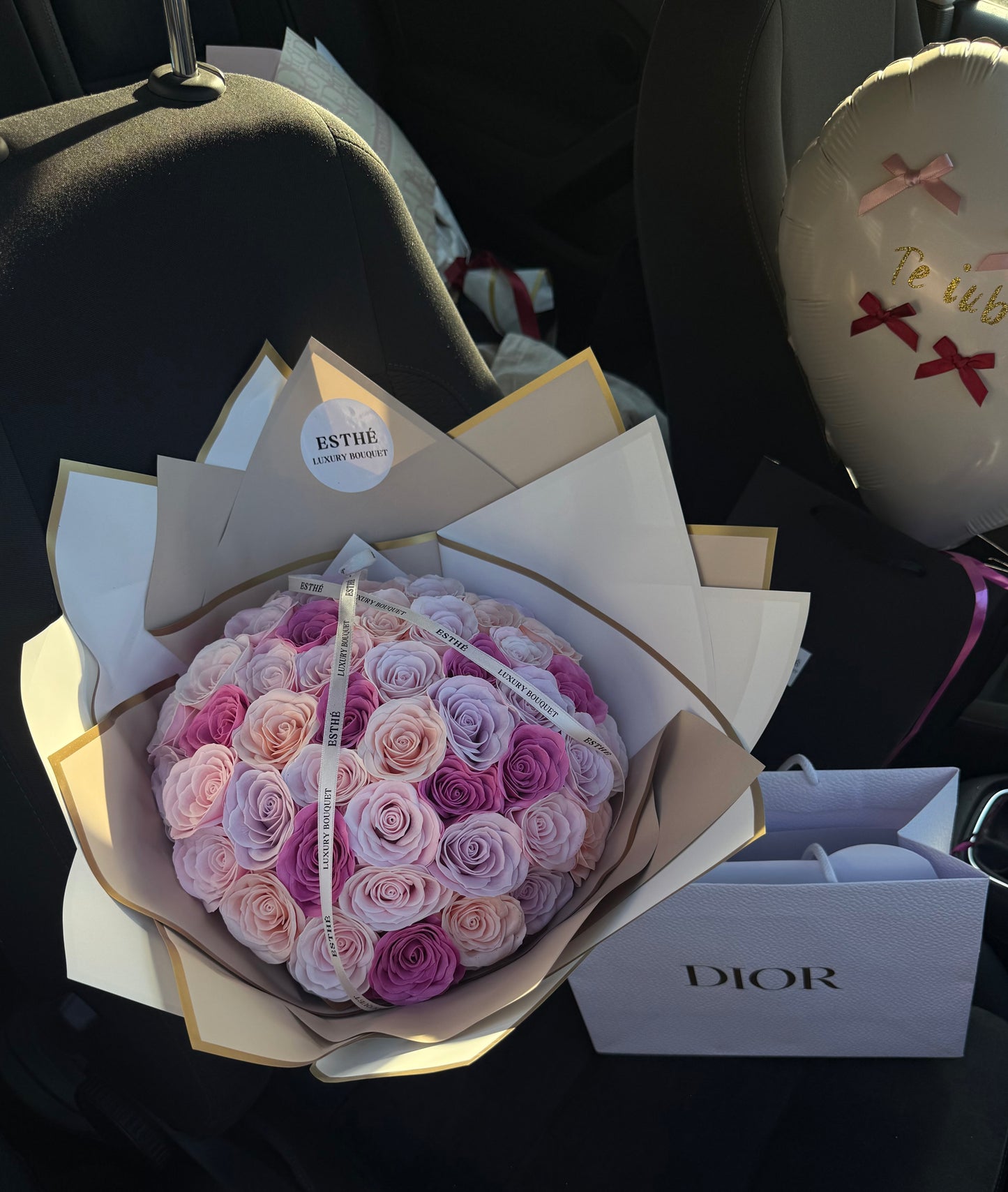 Eternal Touch Luxury Bouquet - Buchet trandafiri eterni