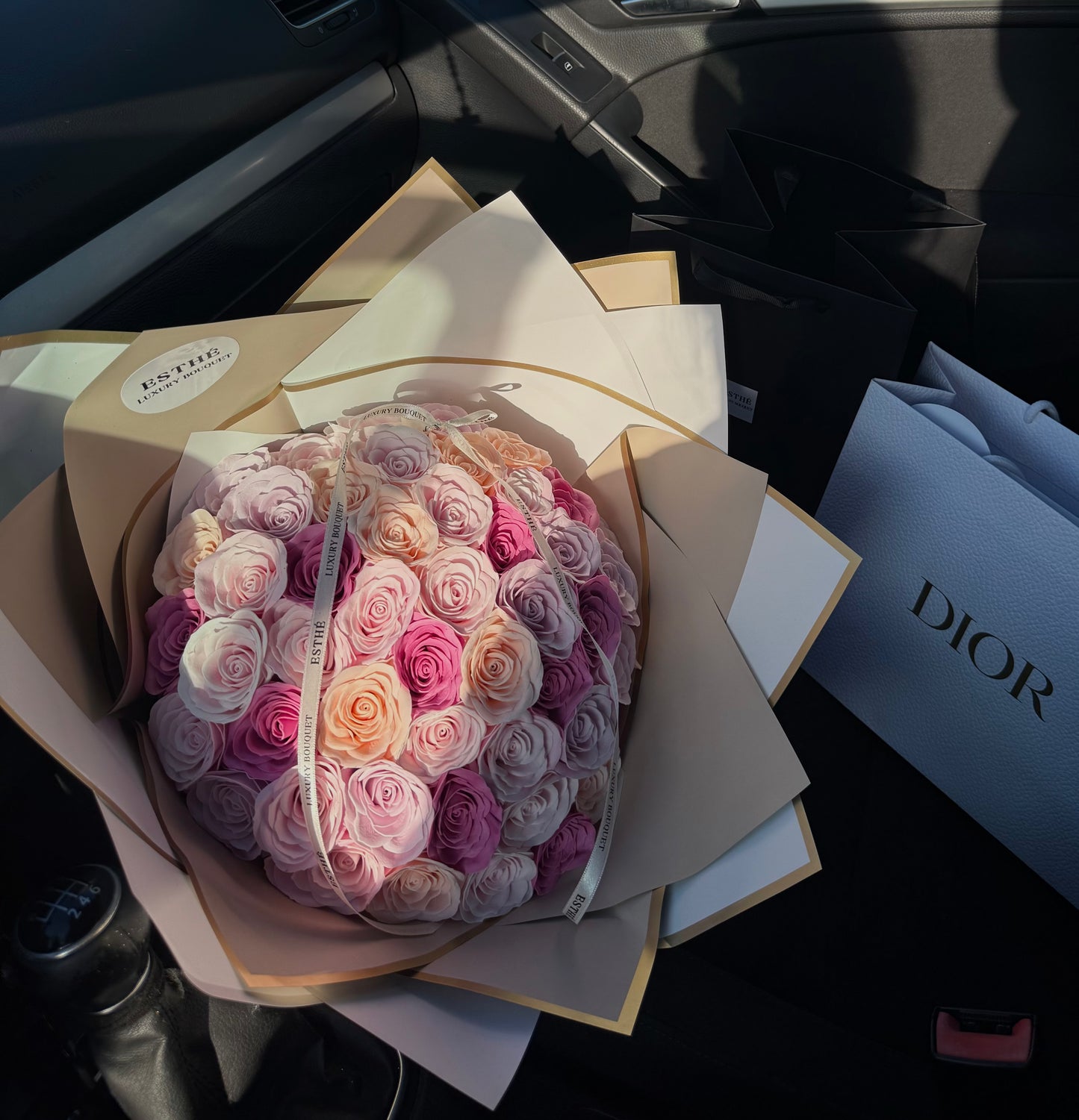 Eternal Touch Luxury Bouquet - Buchet trandafiri eterni