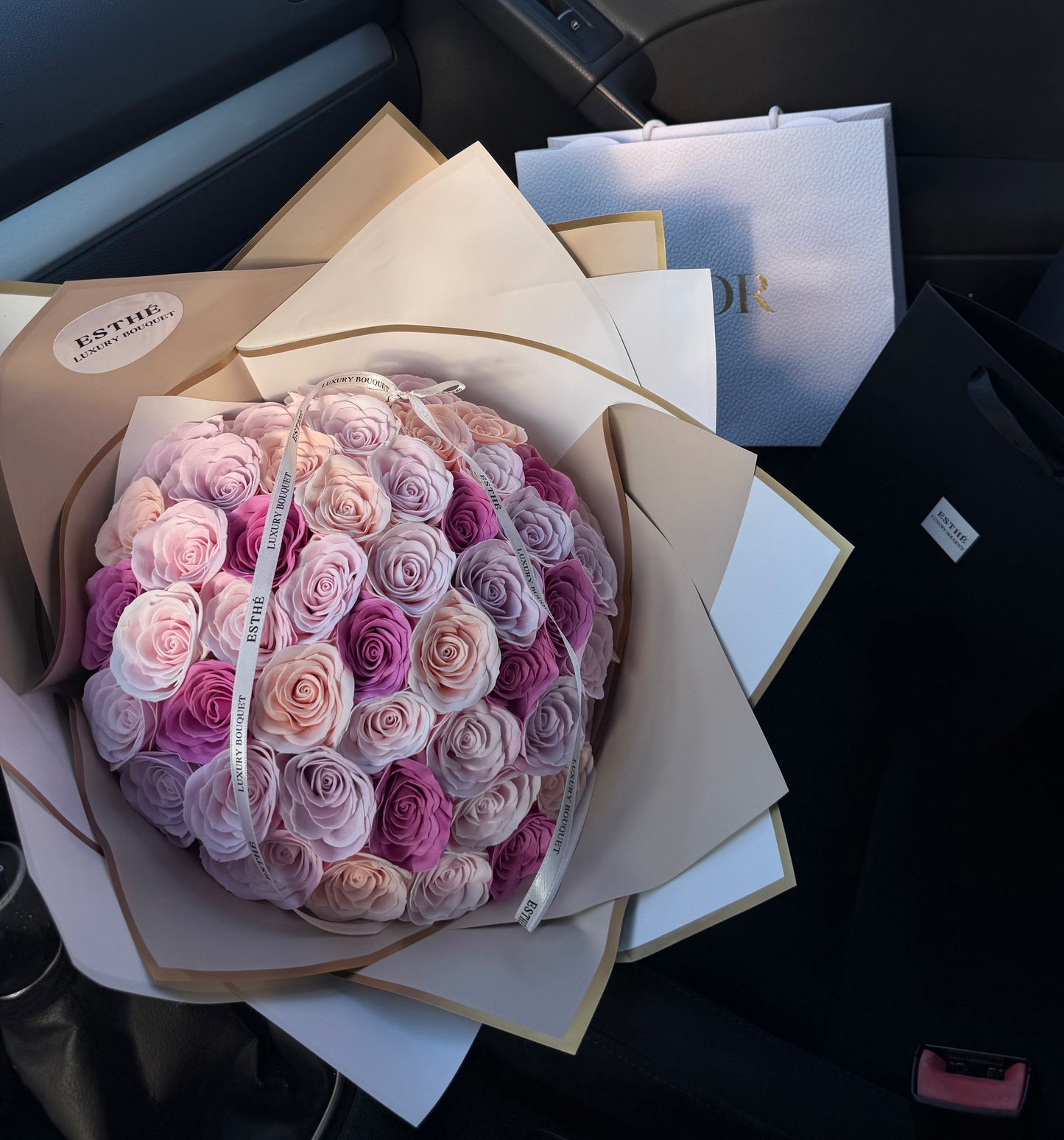Eternal Touch Luxury Bouquet - Buchet trandafiri eterni