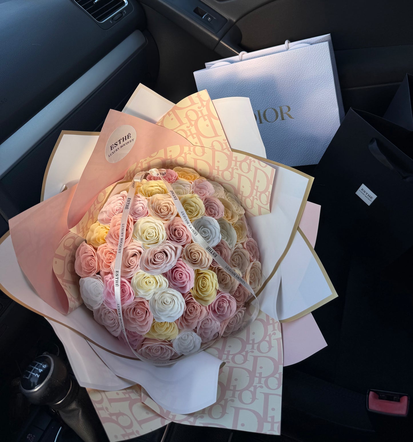 Eternal Touch Luxury Bouquet - Buchet trandafiri eterni
