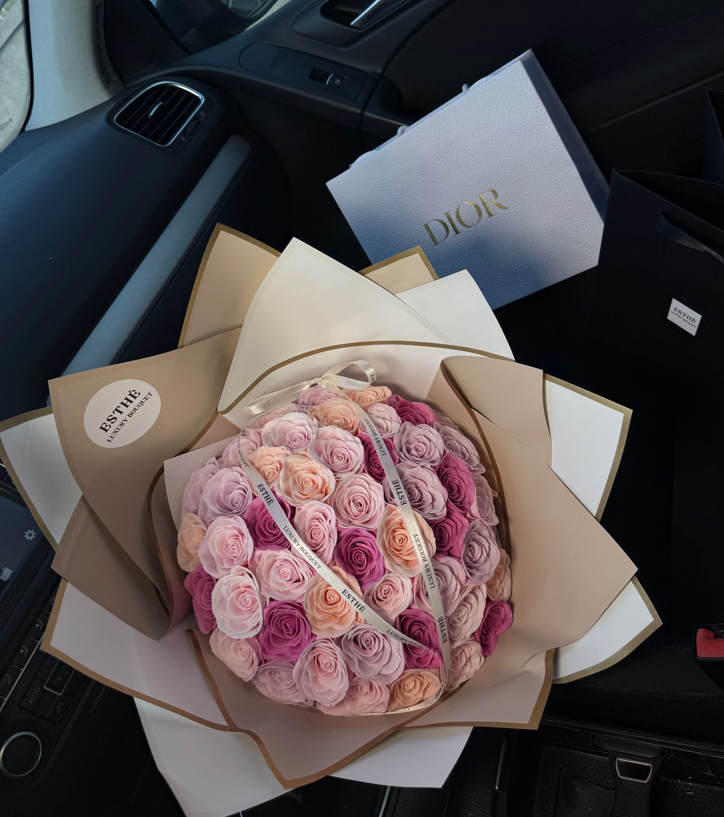 Eternal Touch Luxury Bouquet - Buchet trandafiri eterni