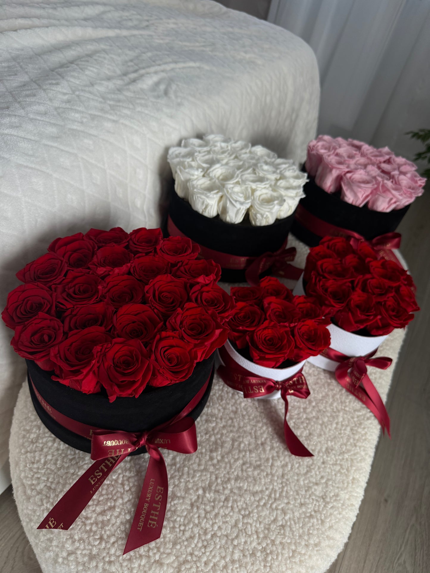 Trandafiri criogenati in cutie Luxury ESTHÉ - Royal Roses PREMIUM