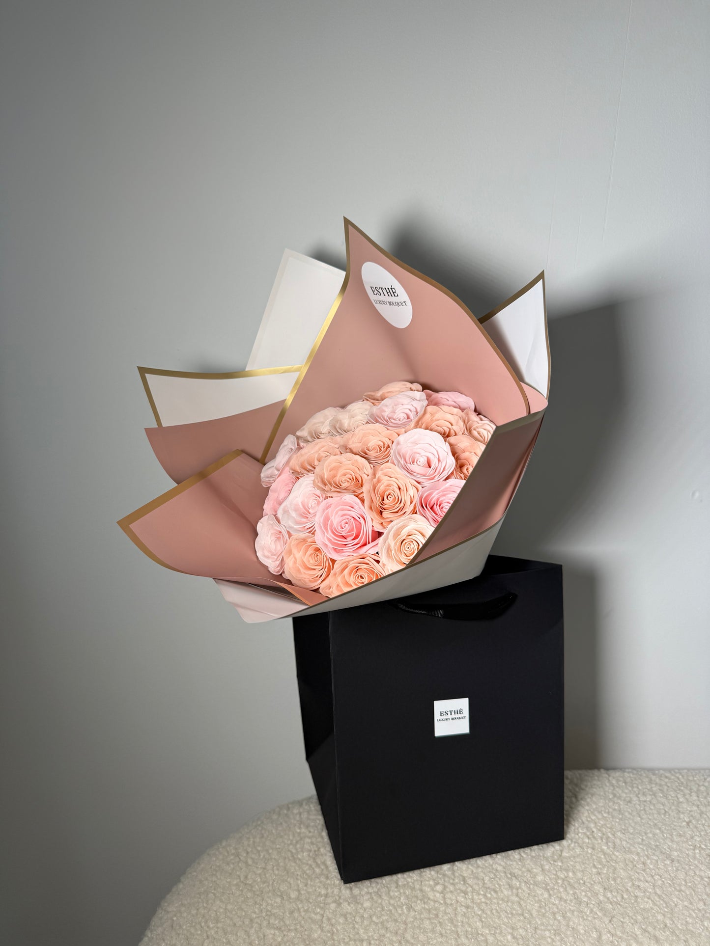 Forever Yours Luxury Bouquet - Buchet trandafiri eterni