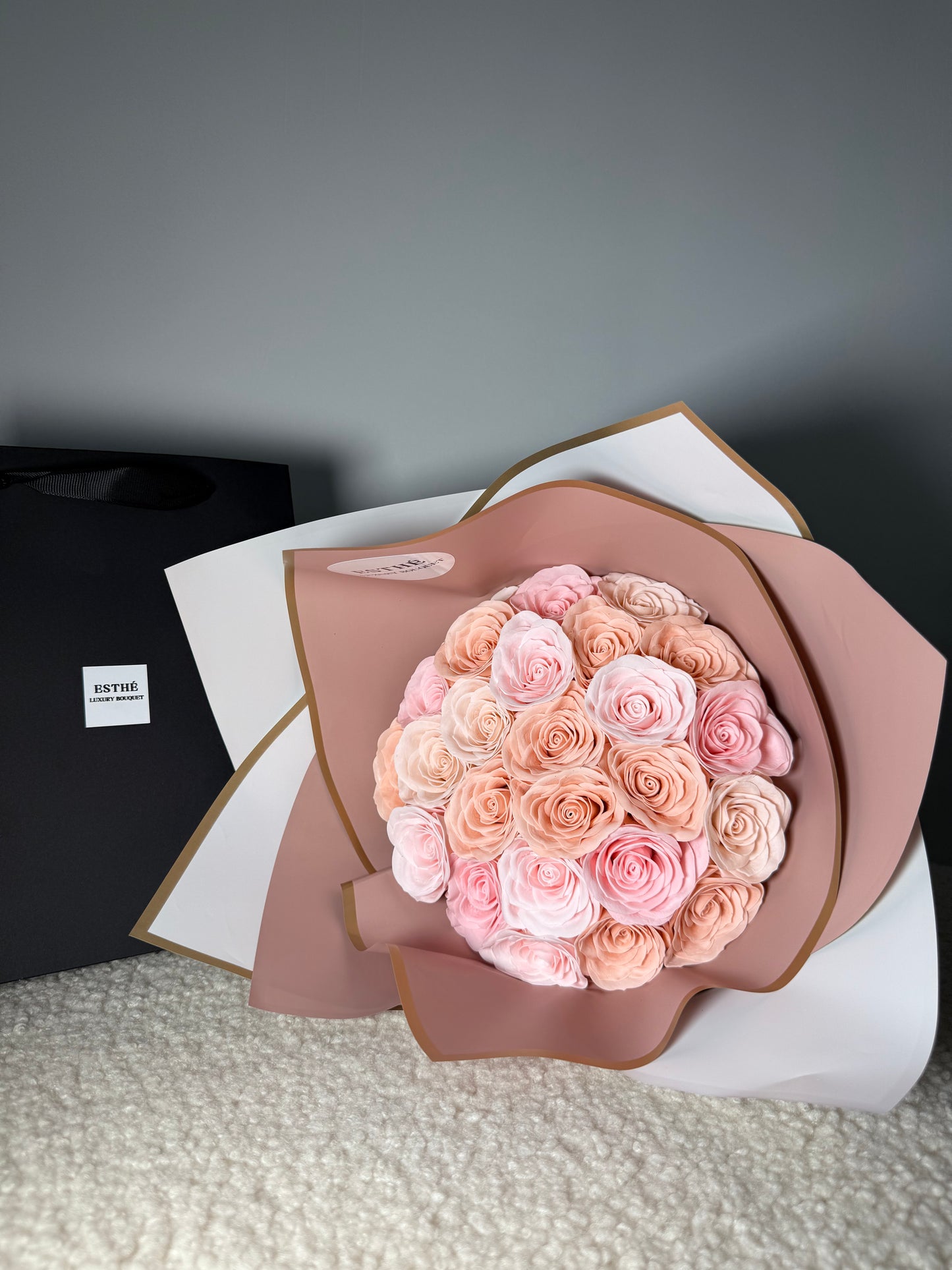 Forever Yours Luxury Bouquet - Buchet trandafiri eterni