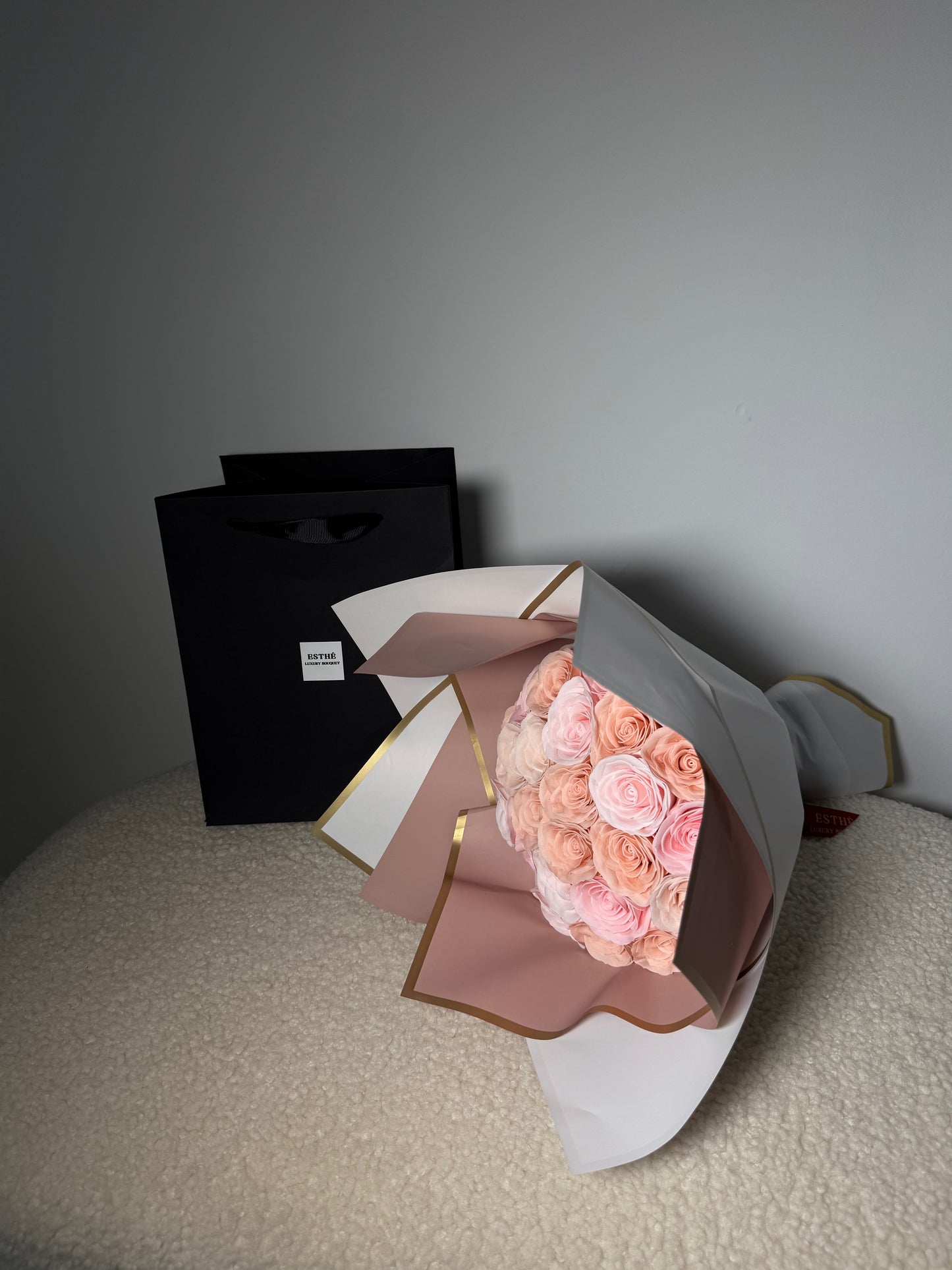 Forever Yours Luxury Bouquet - Buchet trandafiri eterni
