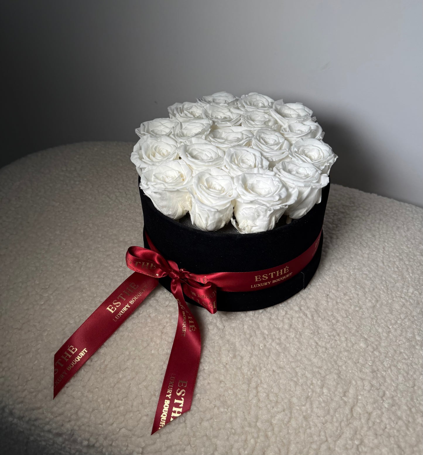 Trandafiri criogenati in cutie Luxury ESTHÉ - Royal Roses PREMIUM