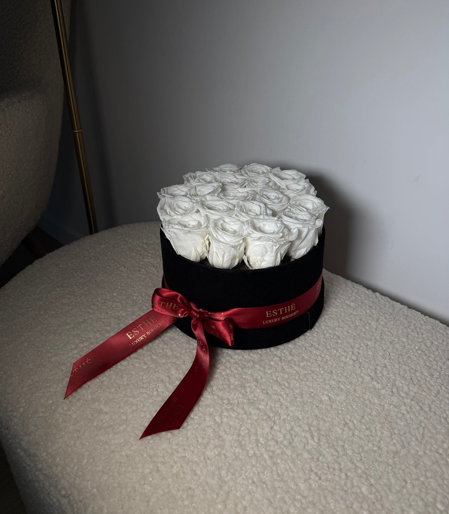 Trandafiri criogenati in cutie Luxury ESTHÉ - Royal Roses PREMIUM