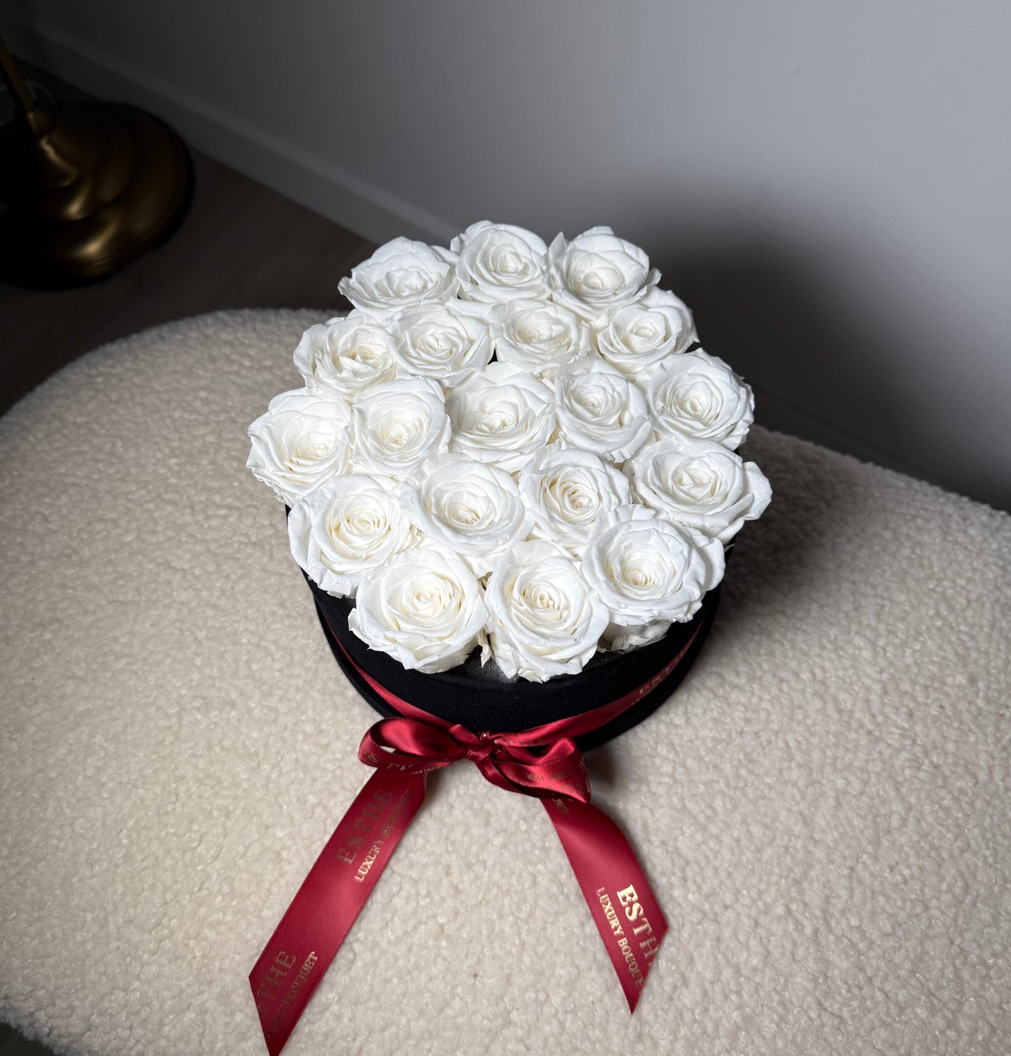 Trandafiri criogenati in cutie Luxury ESTHÉ - Royal Roses PREMIUM