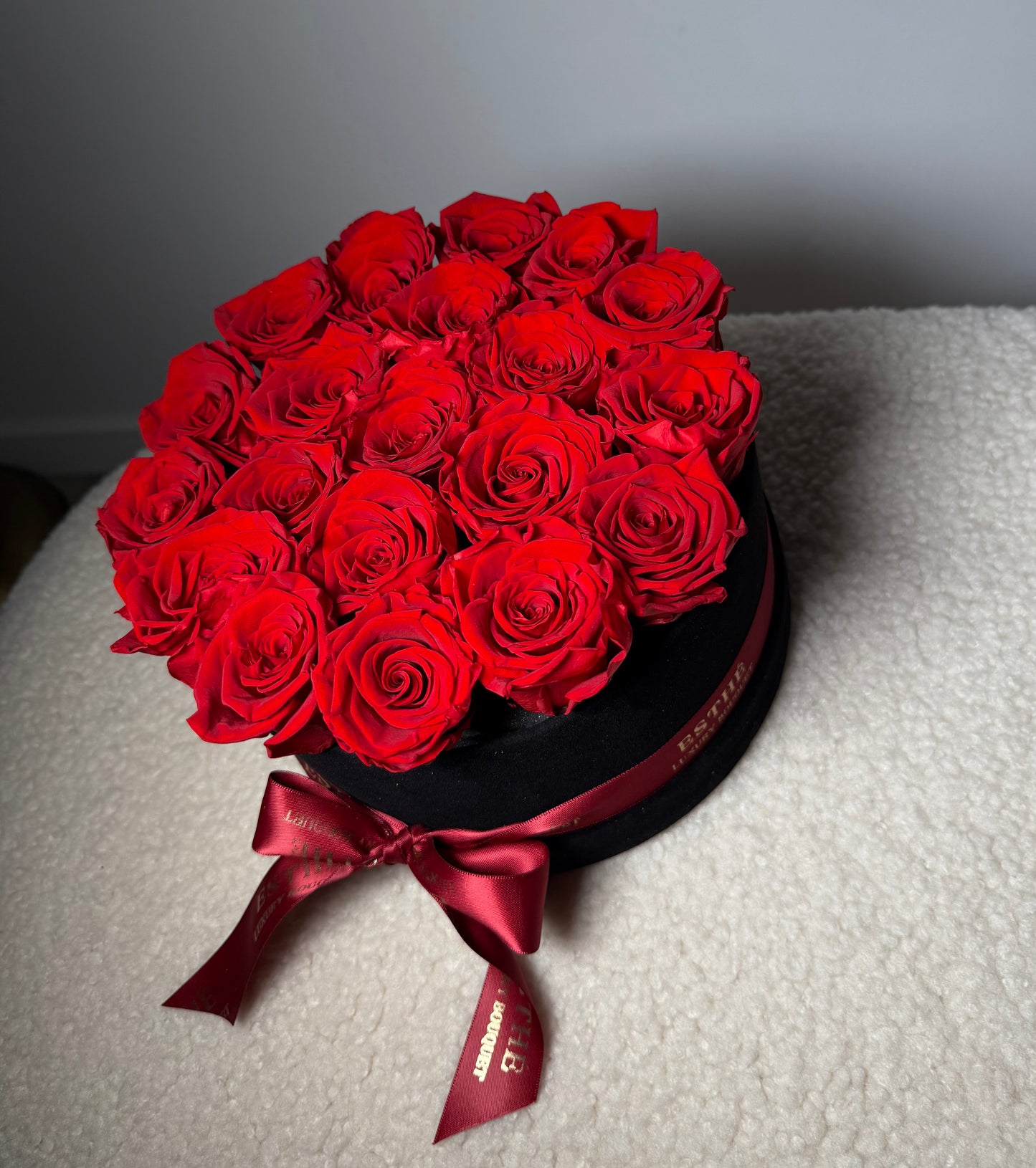 Trandafiri criogenati in cutie Luxury ESTHÉ - Royal Roses PREMIUM