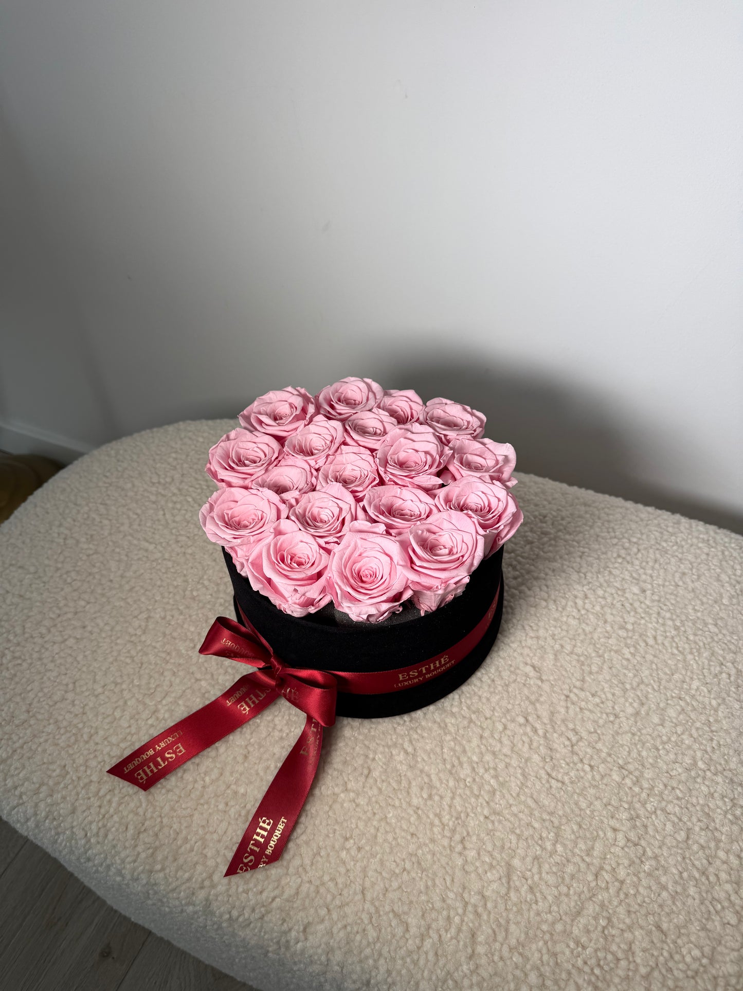 Trandafiri criogenati in cutie Luxury ESTHÉ - Royal Roses PREMIUM