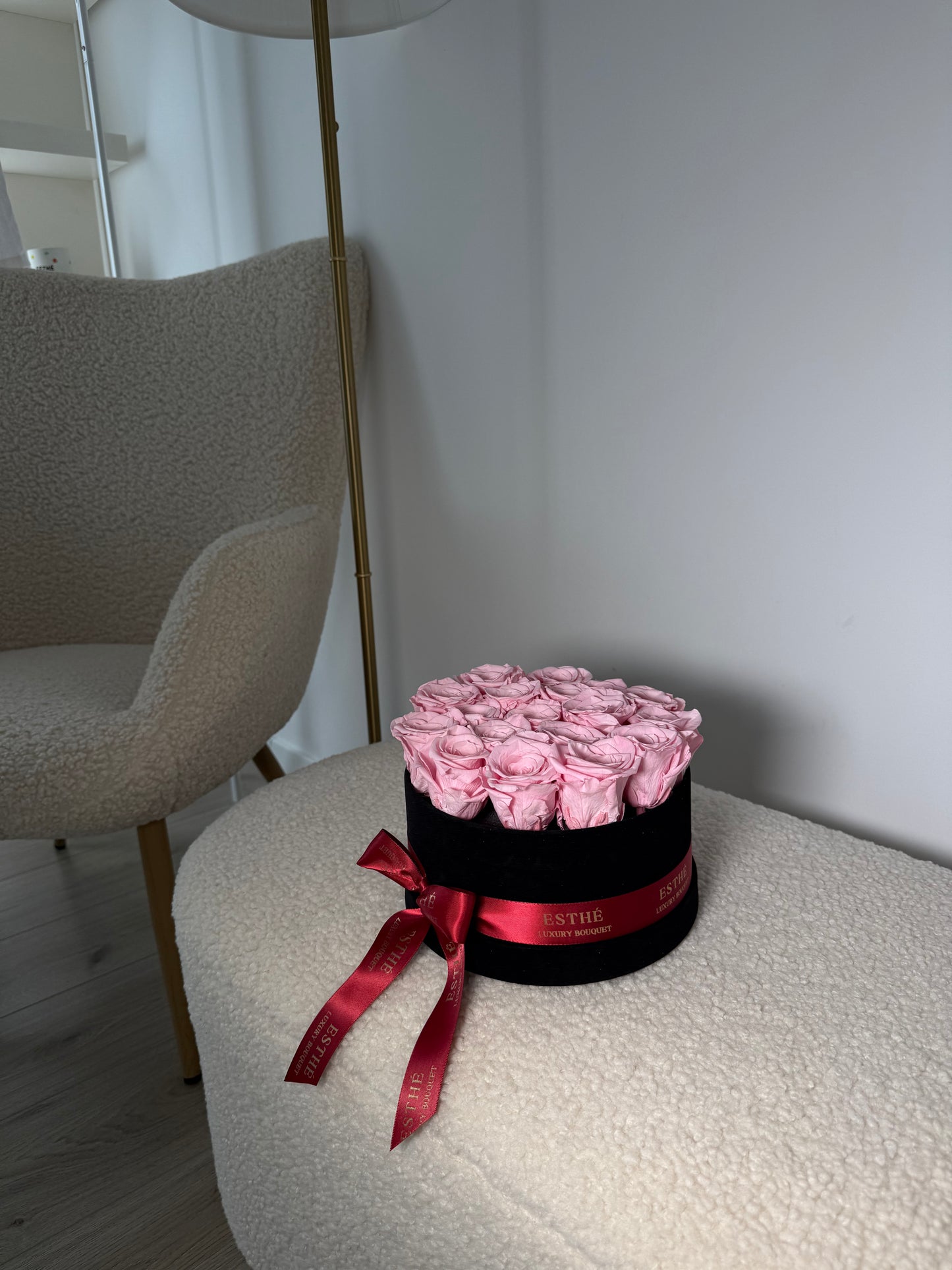 Trandafiri criogenati in cutie Luxury ESTHÉ - Royal Roses PREMIUM