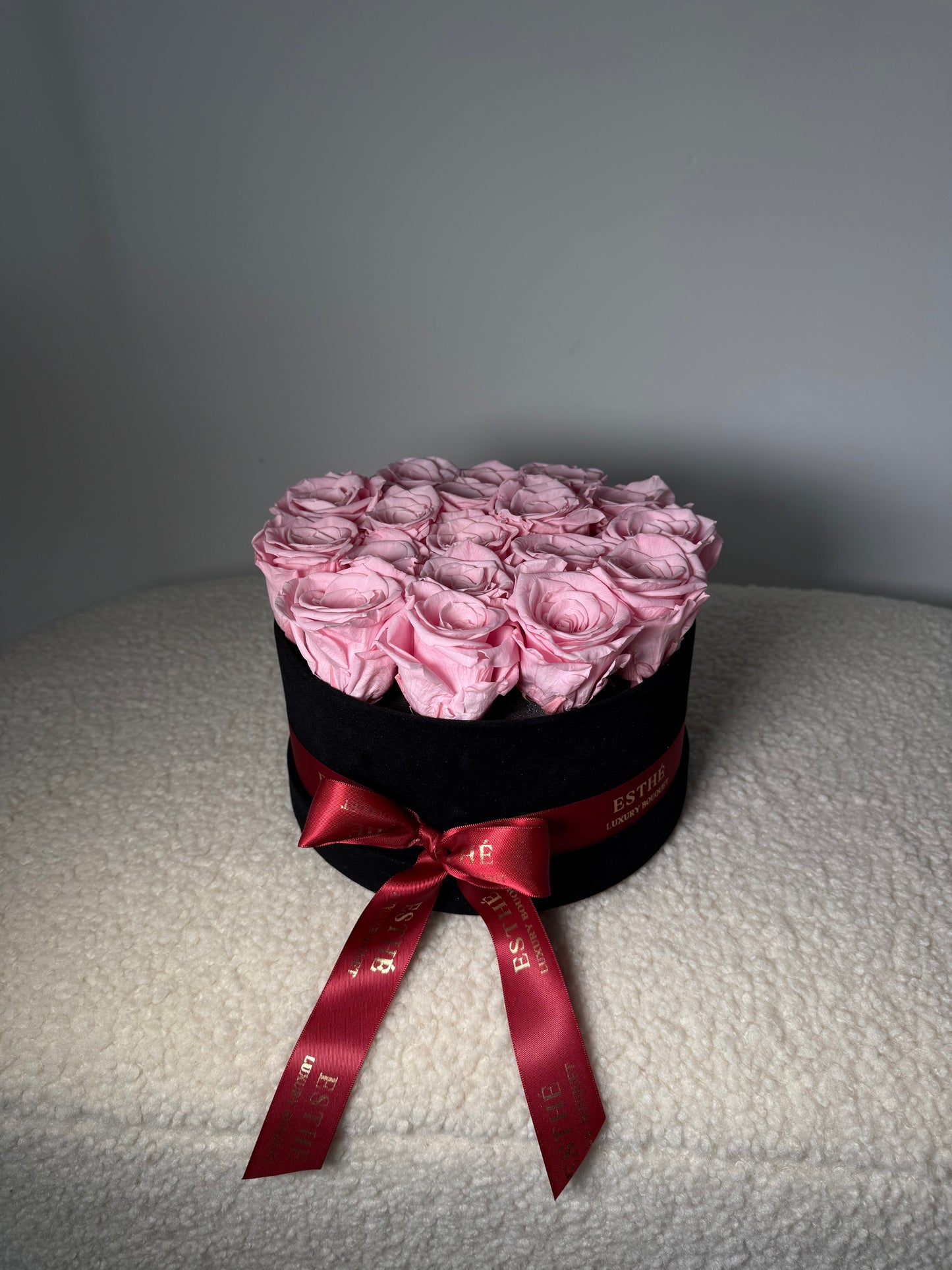 Trandafiri criogenati in cutie Luxury ESTHÉ - Royal Roses PREMIUM