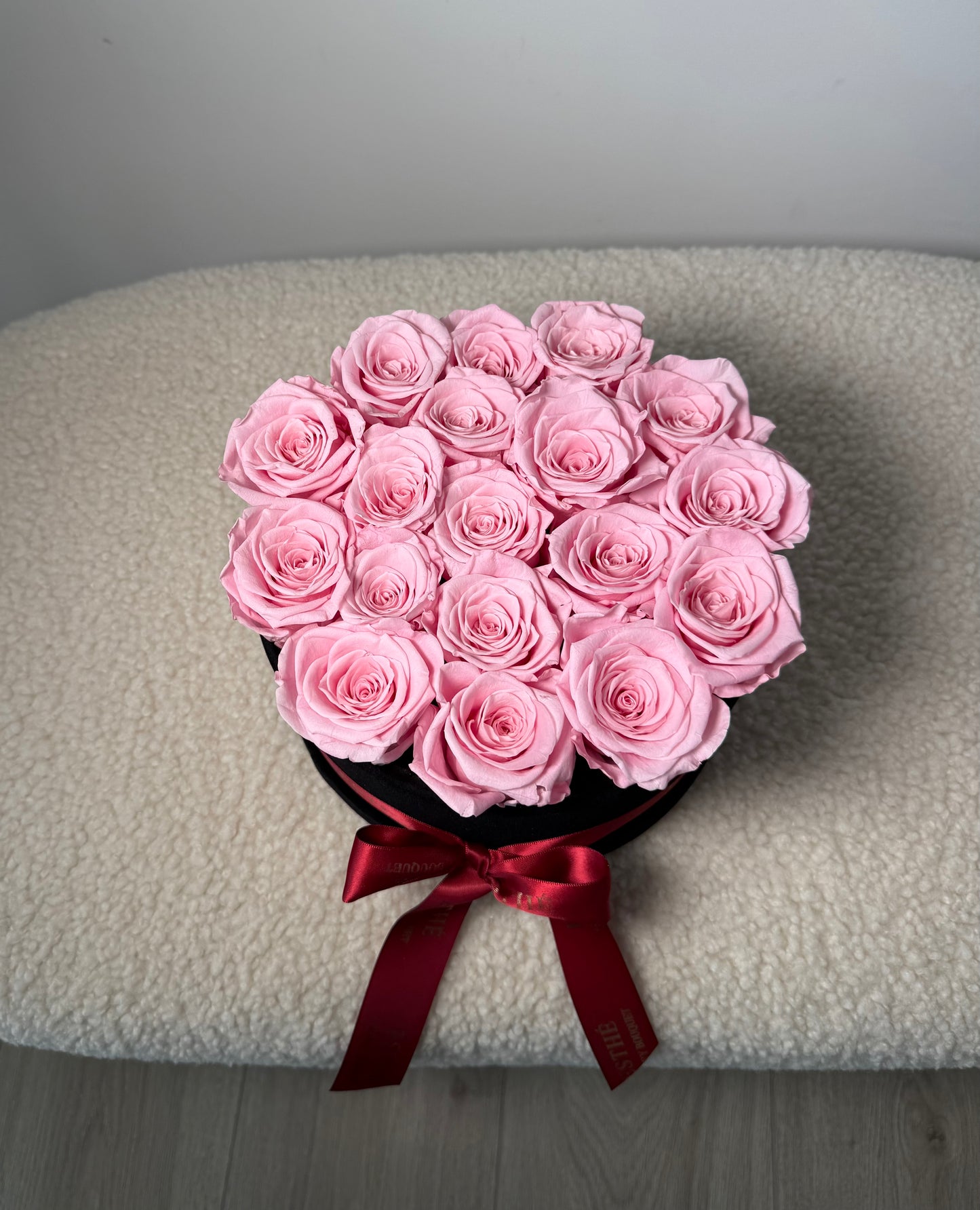 Trandafiri criogenati in cutie Luxury ESTHÉ - Royal Roses PREMIUM