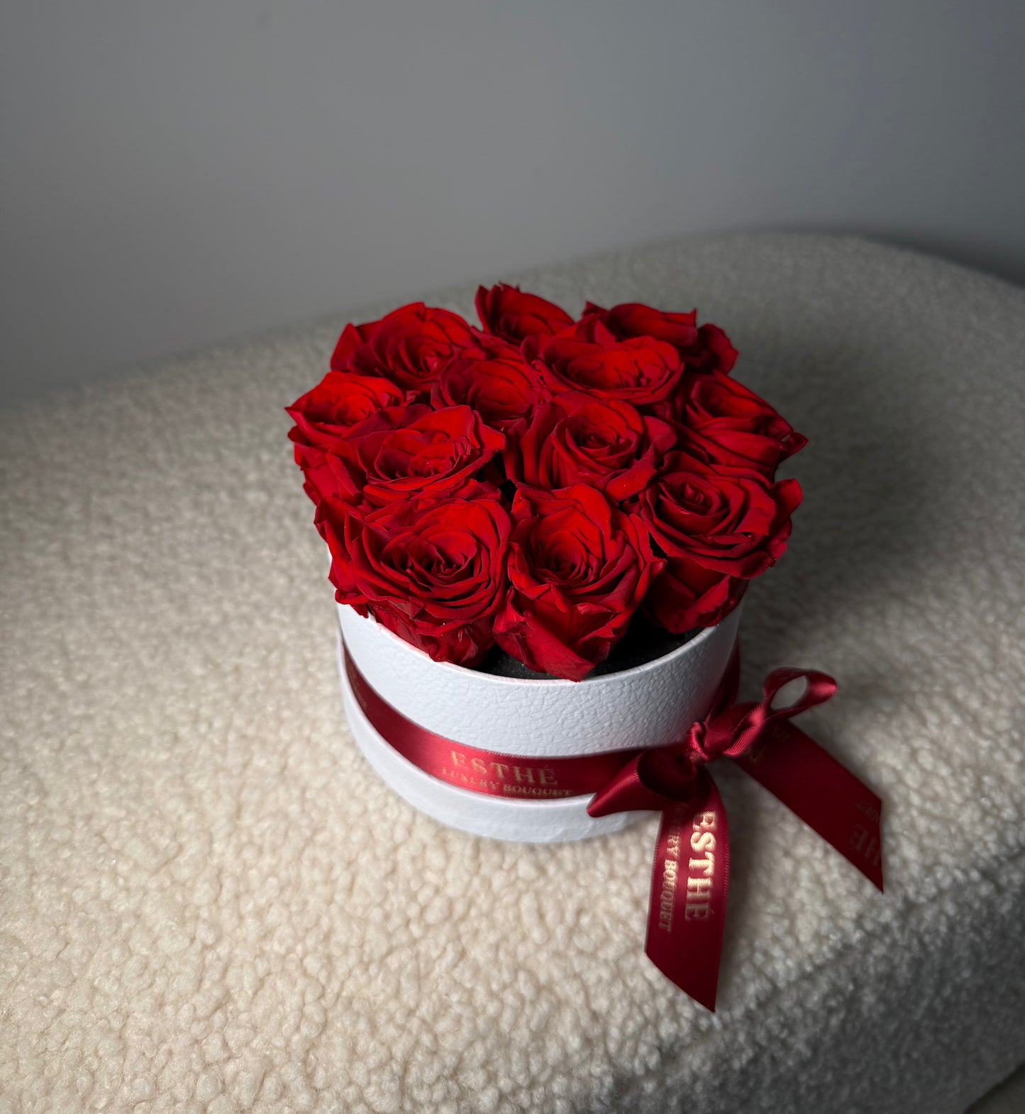 Trandafiri criogenati in cutie Luxury ESTHÉ - Royal Roses