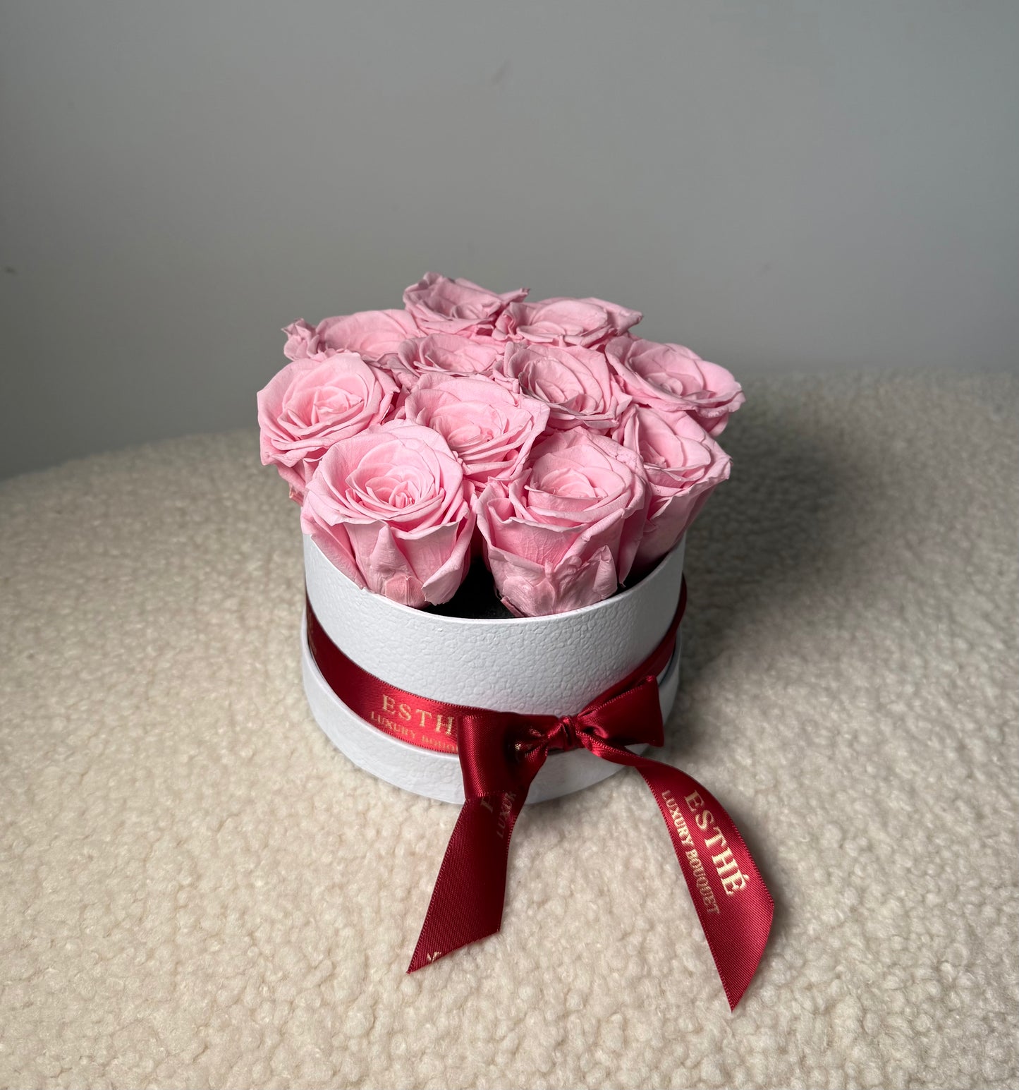 Trandafiri criogenati in cutie Luxury ESTHÉ - Royal Roses