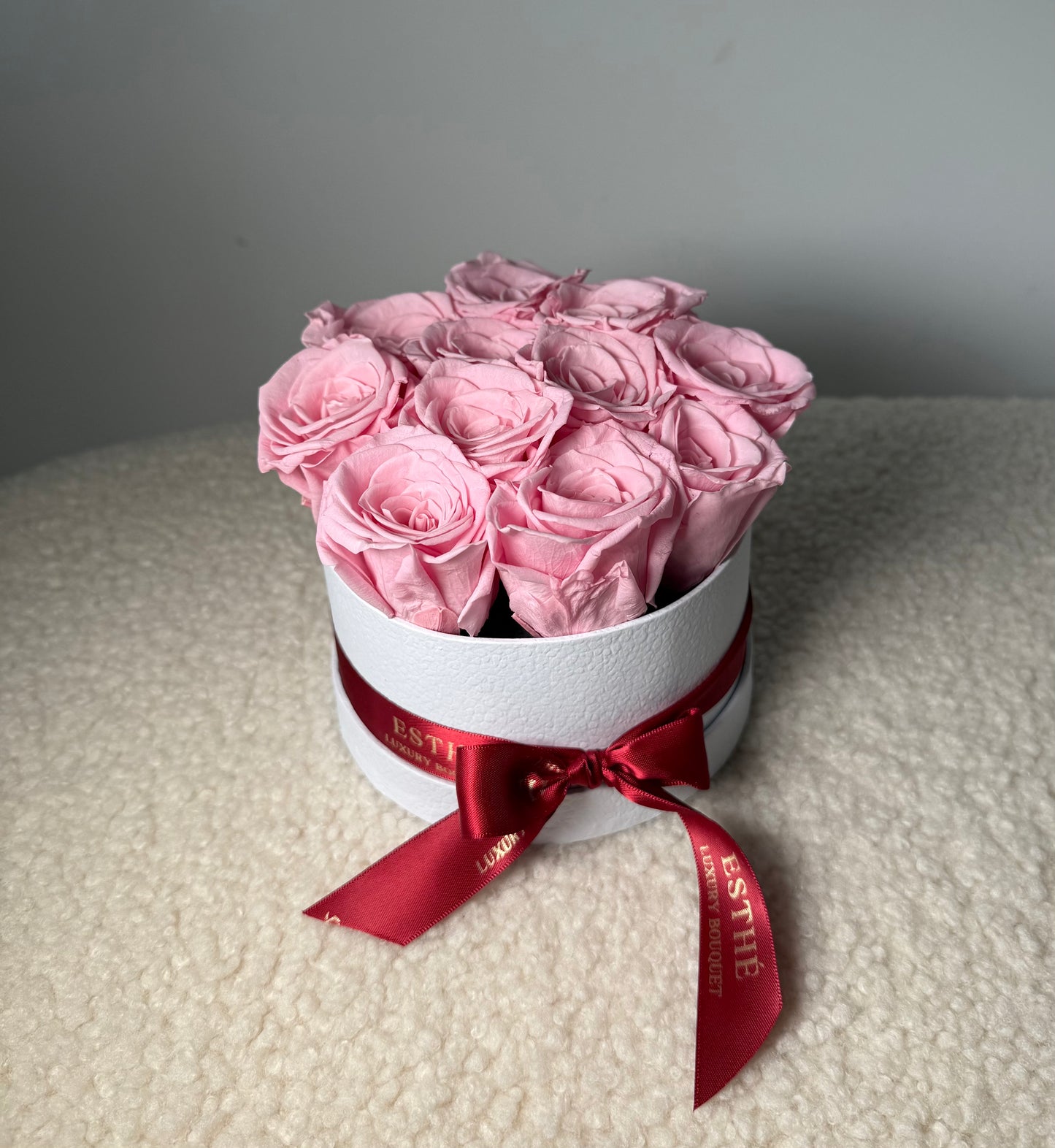 Trandafiri criogenati in cutie Luxury ESTHÉ - Royal Roses
