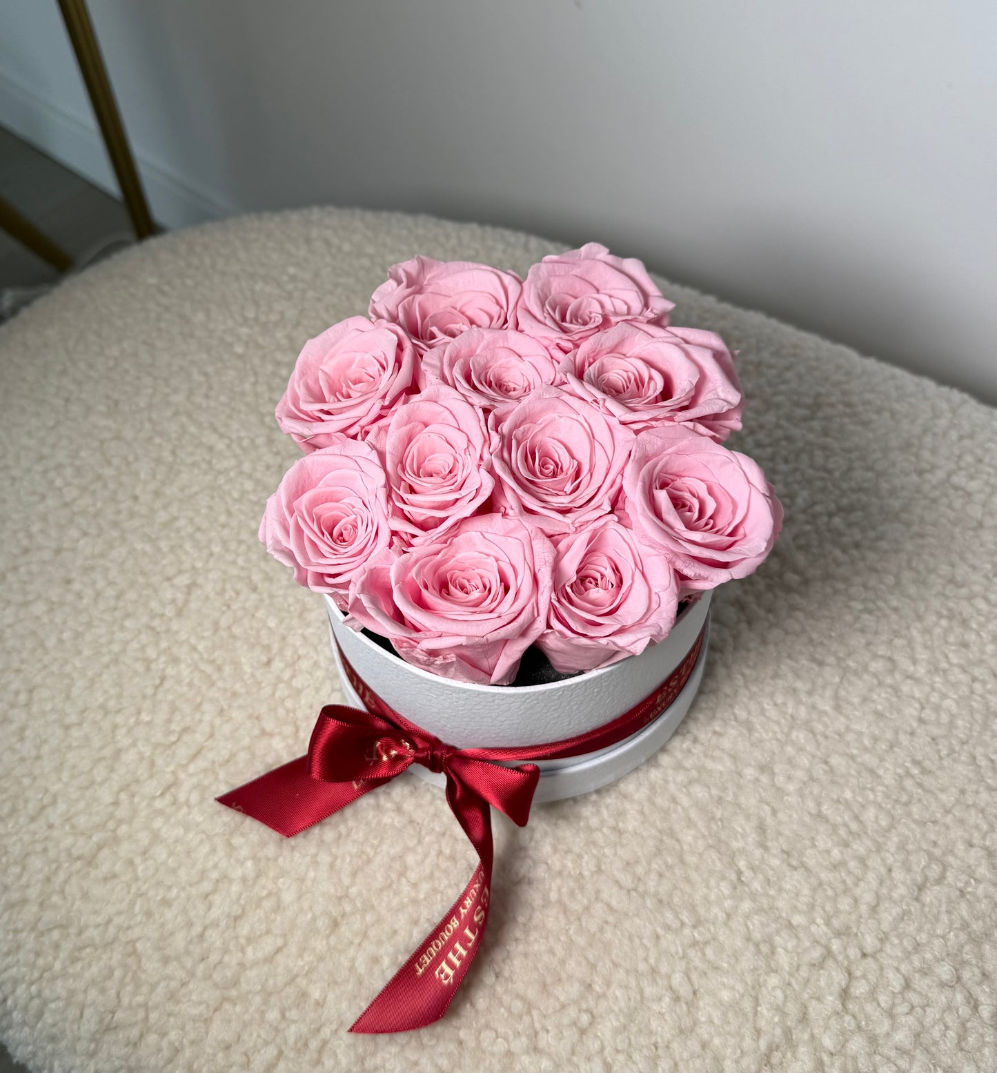 Trandafiri criogenati in cutie Luxury ESTHÉ - Royal Roses