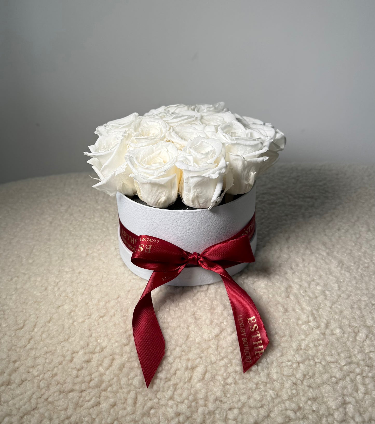 Trandafiri criogenati in cutie Luxury ESTHÉ - Royal Roses