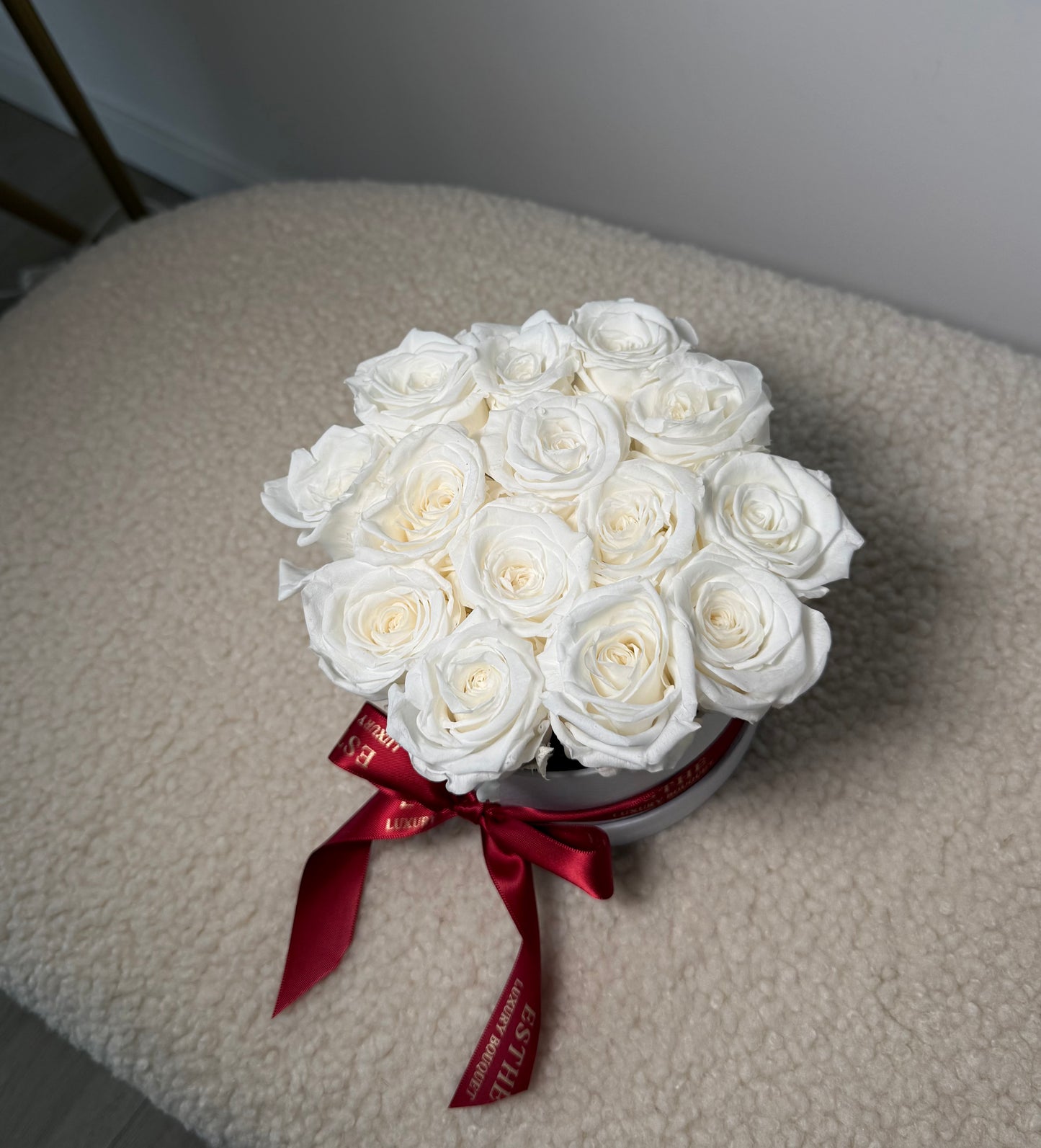 Trandafiri criogenati in cutie Luxury ESTHÉ - Royal Roses