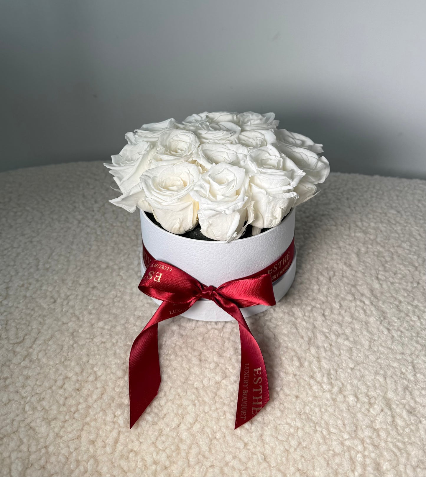 Trandafiri criogenati in cutie Luxury ESTHÉ - Royal Roses