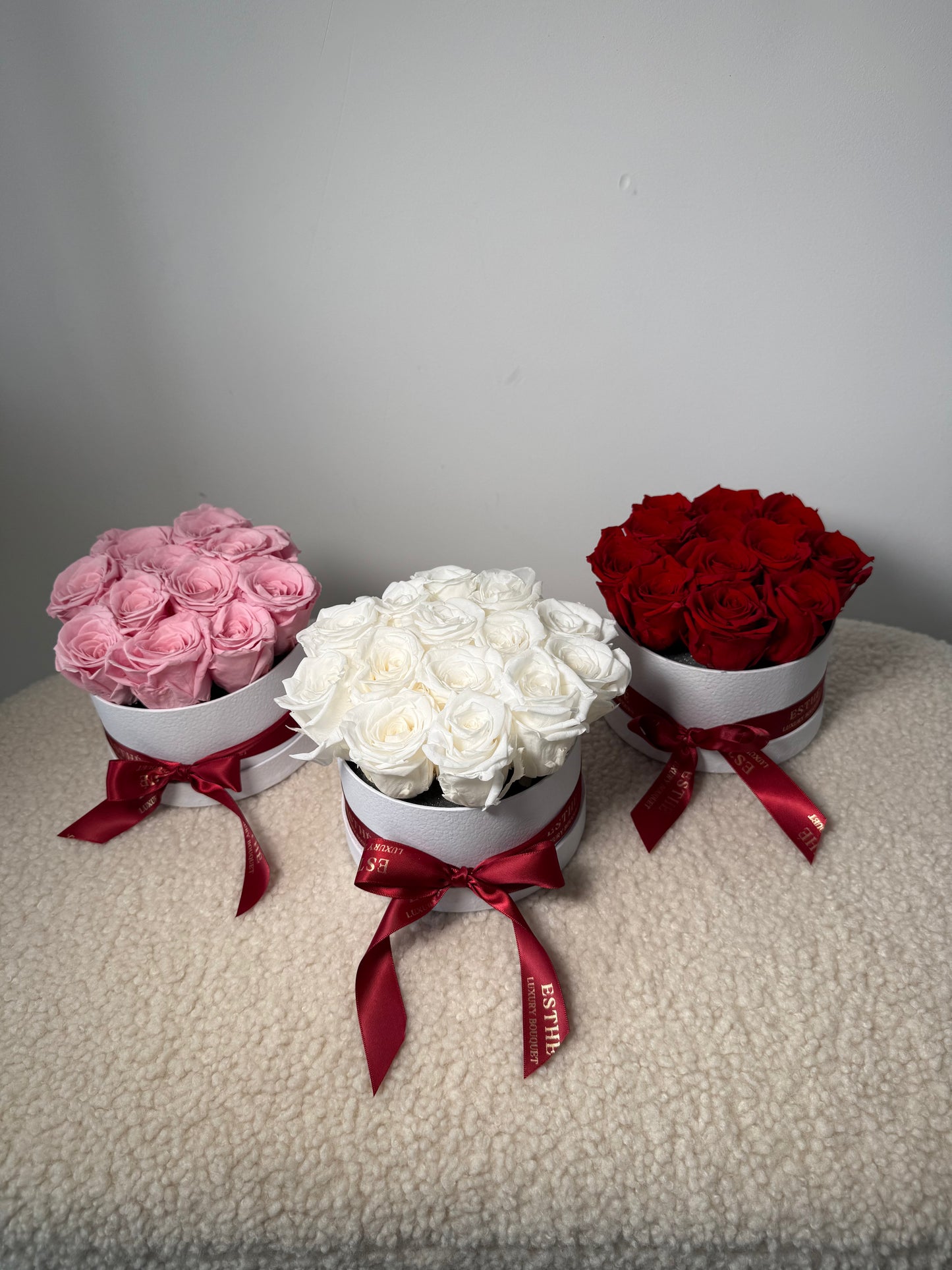 Trandafiri criogenati in cutie Luxury ESTHÉ - Royal Roses