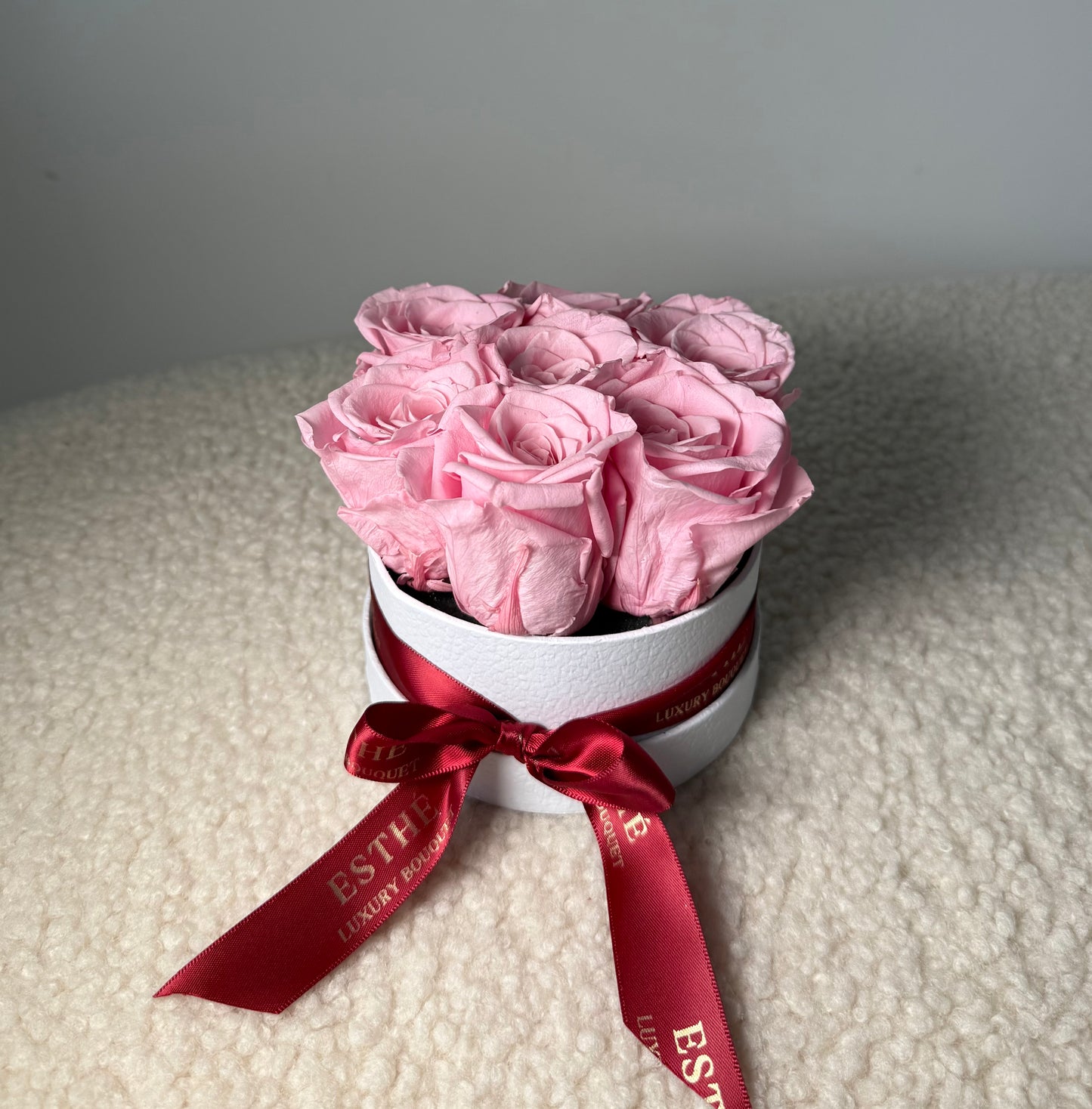 Trandafiri criogenati in cutie Luxury ESTHÉ - Royal Roses
