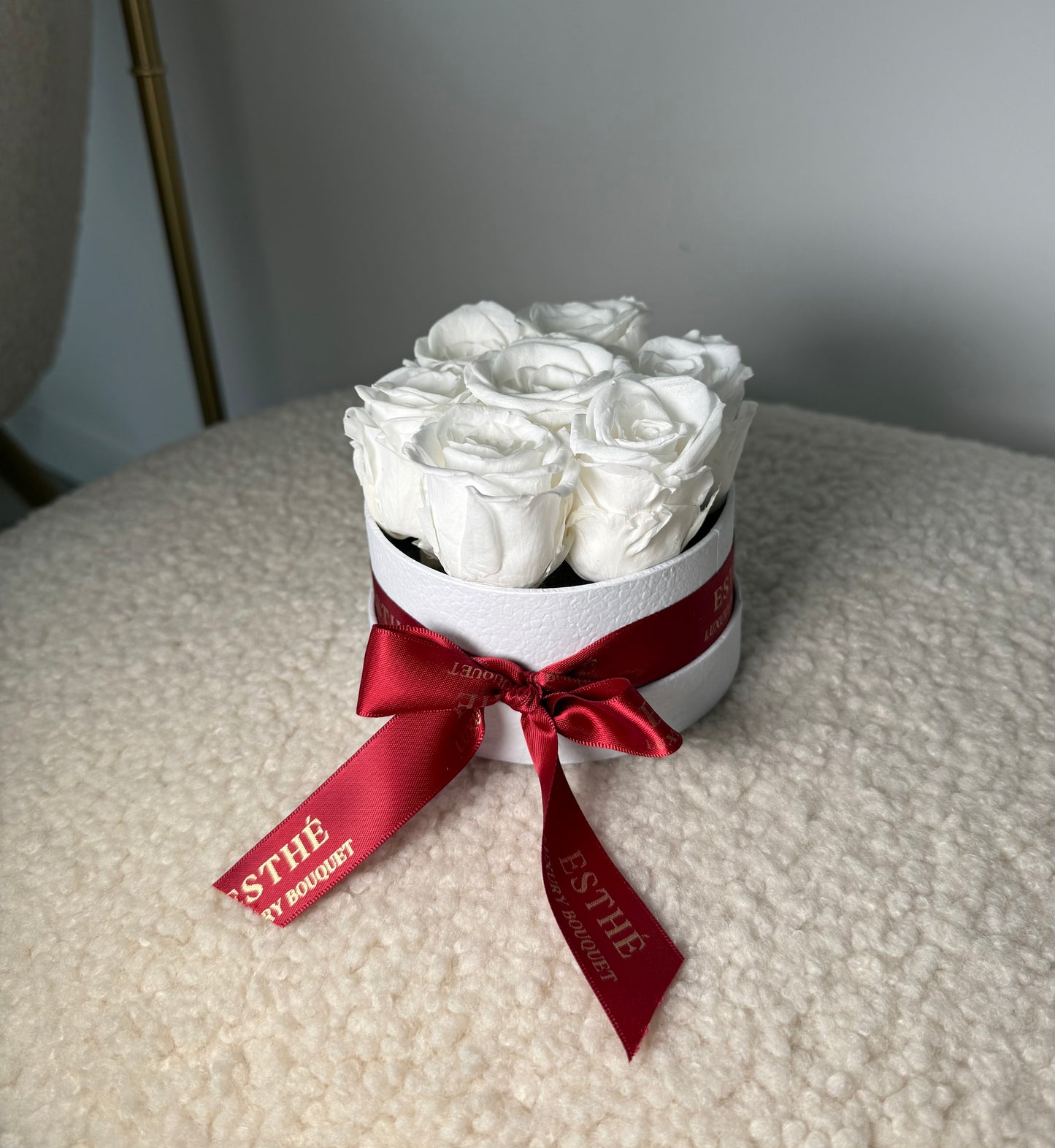 Trandafiri criogenati in cutie Luxury ESTHÉ - Royal Roses