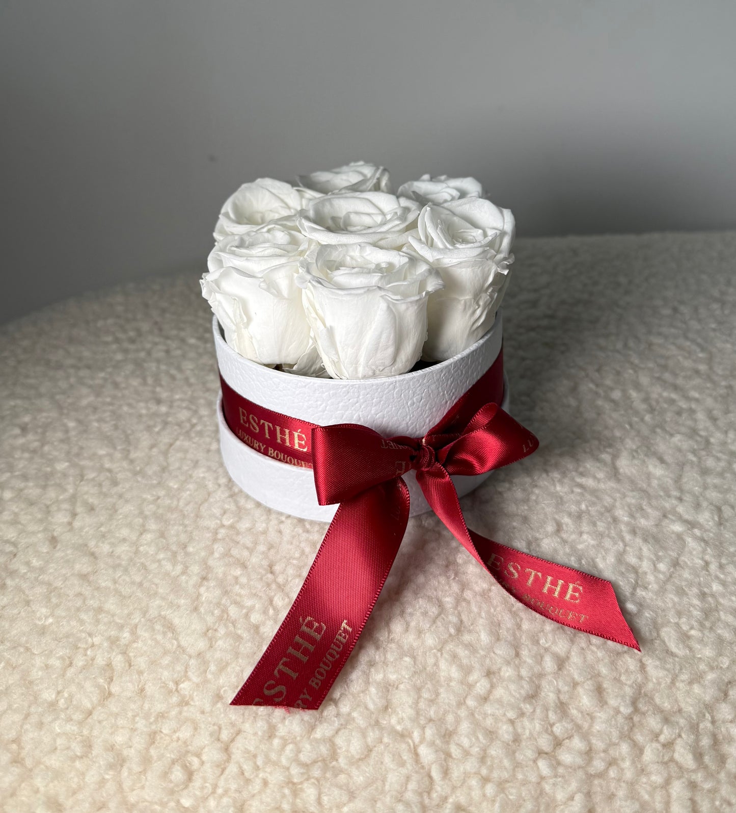 Trandafiri criogenati in cutie Luxury ESTHÉ - Royal Roses