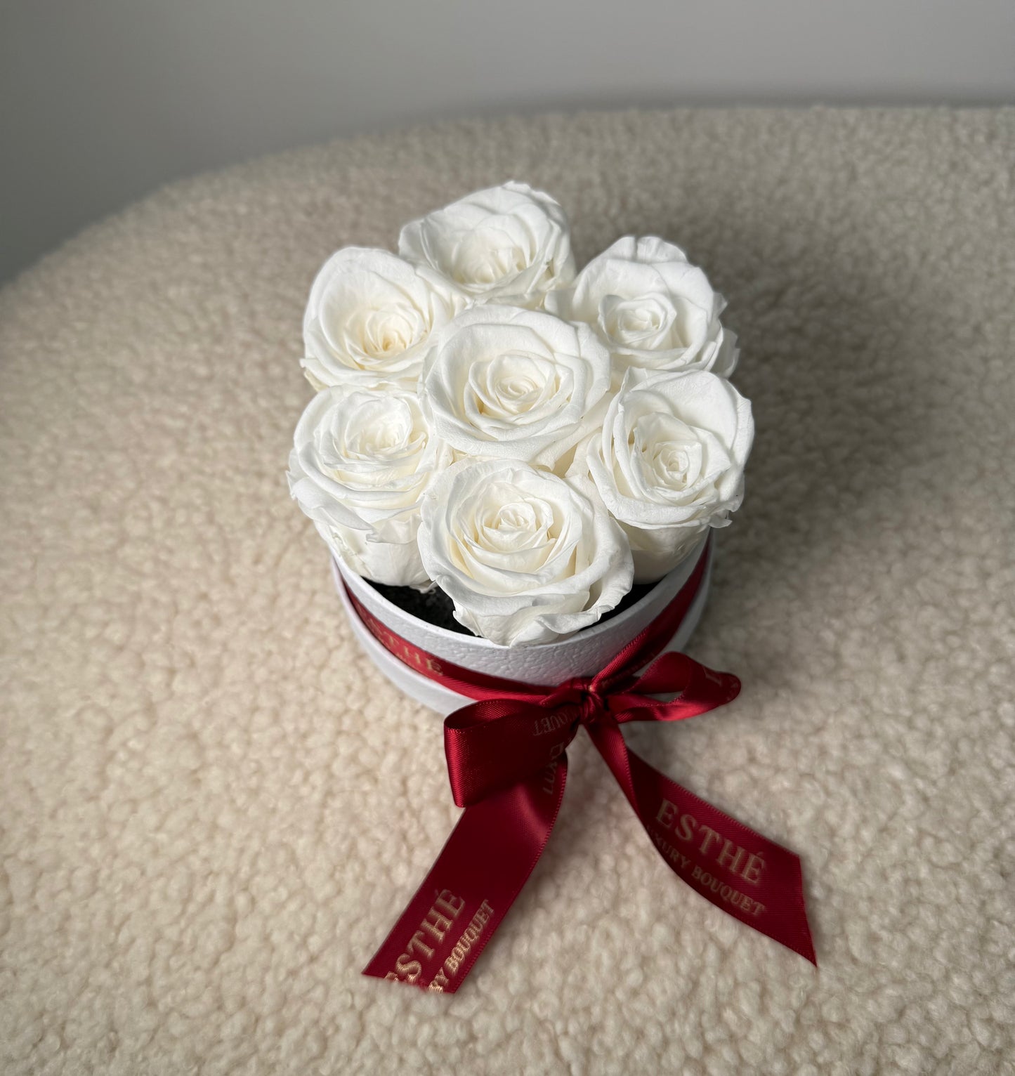 Trandafiri criogenati in cutie Luxury ESTHÉ - Royal Roses