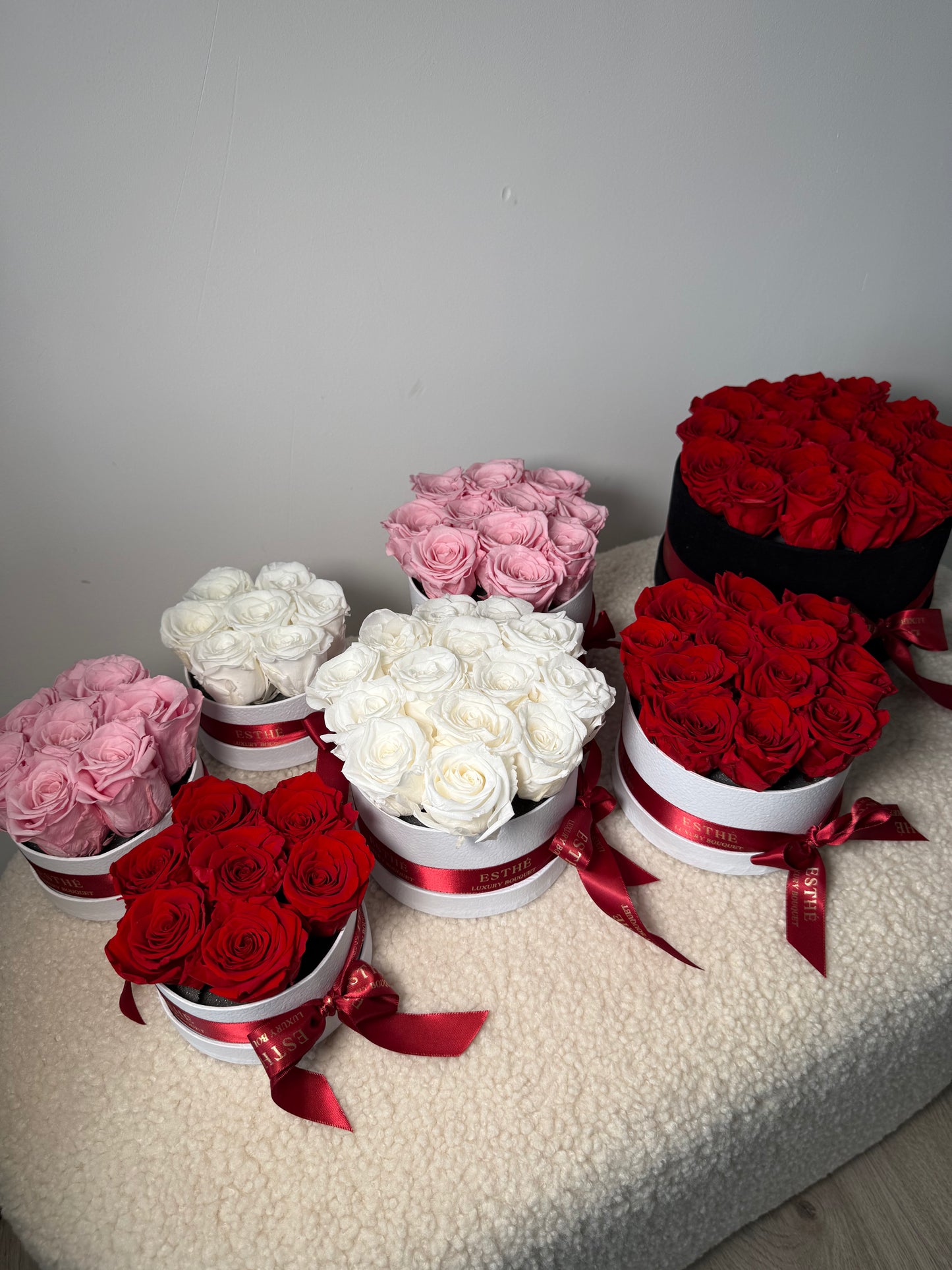 Trandafiri criogenati in cutie Luxury ESTHÉ - Royal Roses PREMIUM