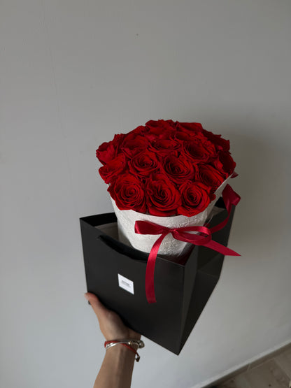 Infinity Royal Roses - Buchet trandafiri criogenati