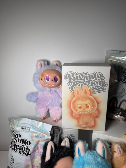LABUBU Big Into Energy Mystery Box accesoriu