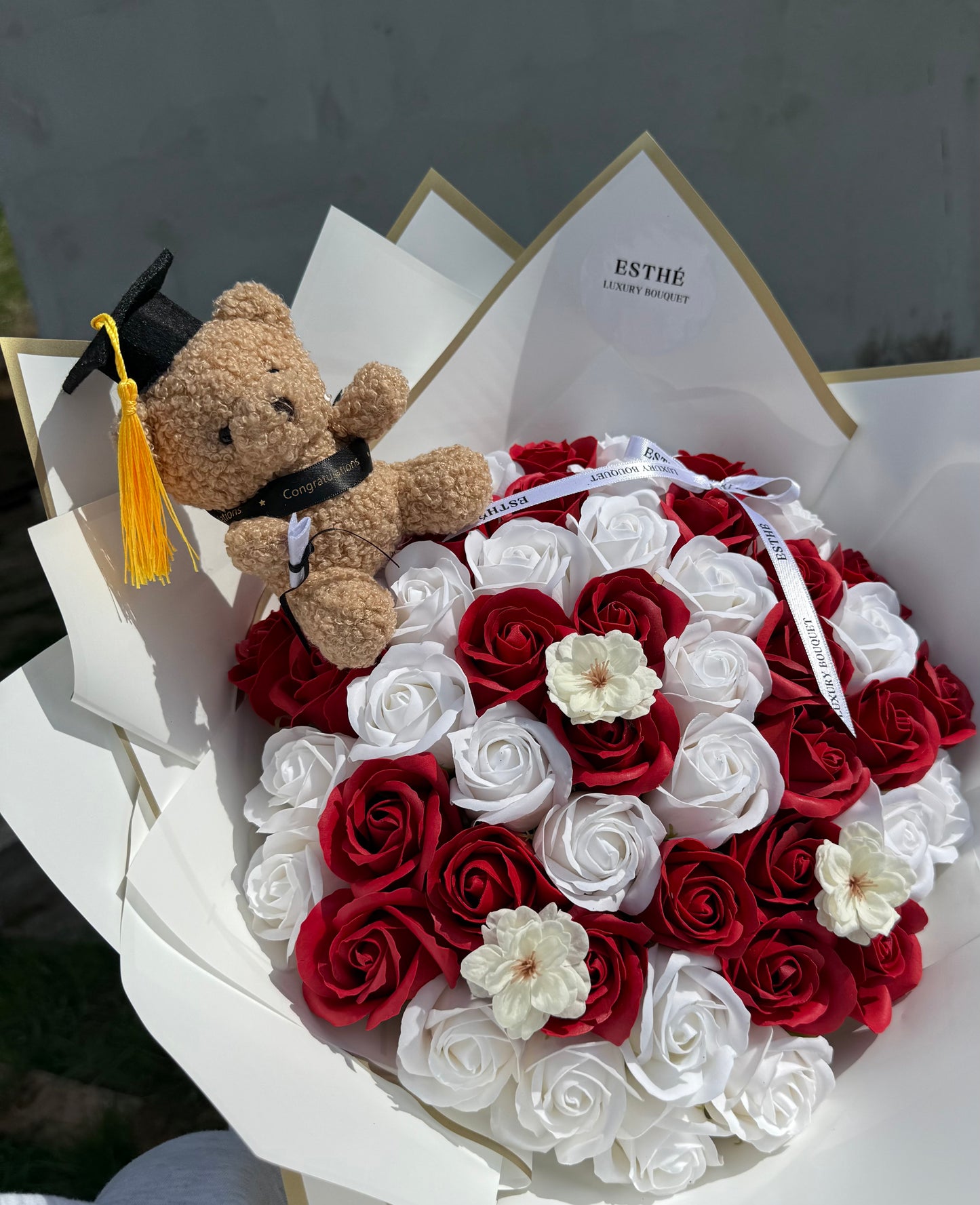 Buchet Absolvire - Blush Graduation Bouquet ESTHE