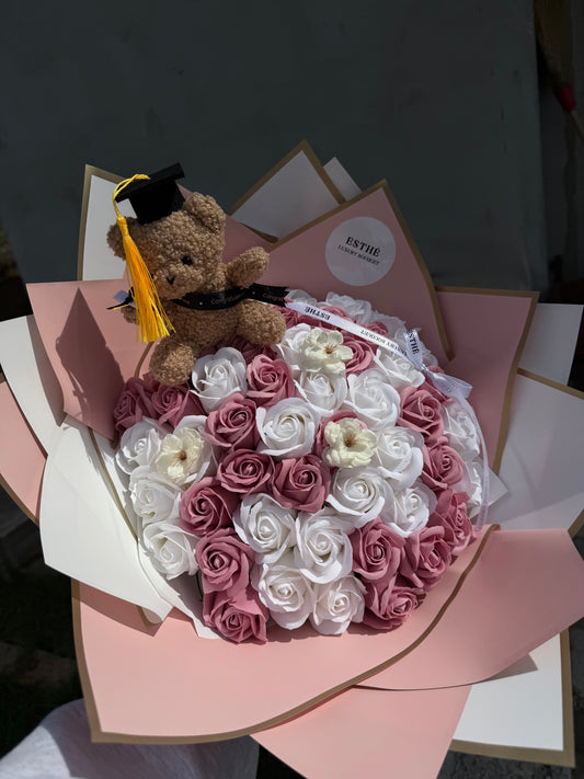 Buchet Absolvire - Blush Graduation Bouquet ESTHE
