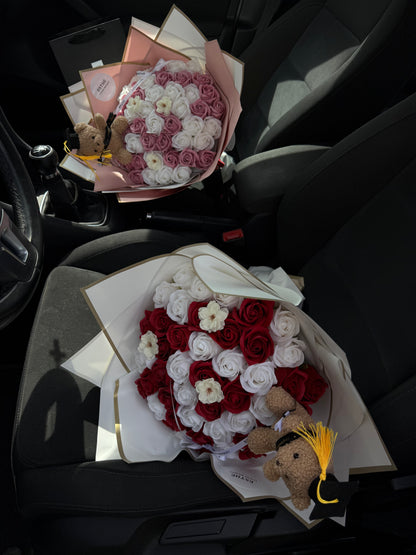 Buchet Absolvire - Blush Graduation Bouquet ESTHE