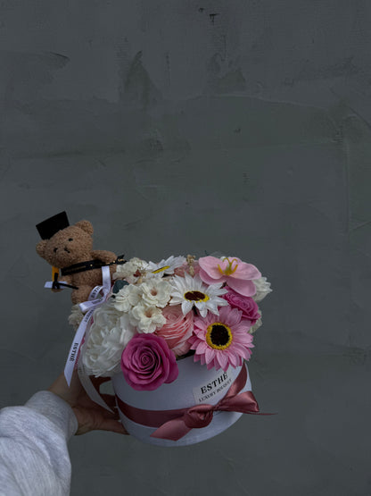 Maison de Fleurs Graduation Box - Aranjament flori absolvire ESTHE Luxury